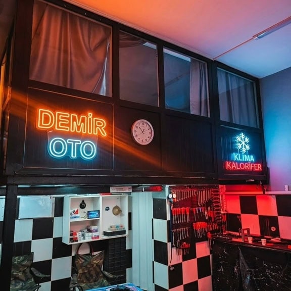 auto shop neon sign for garage space