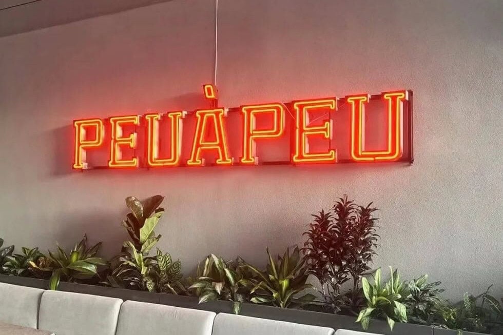 custom glass neon sign shopping ad1