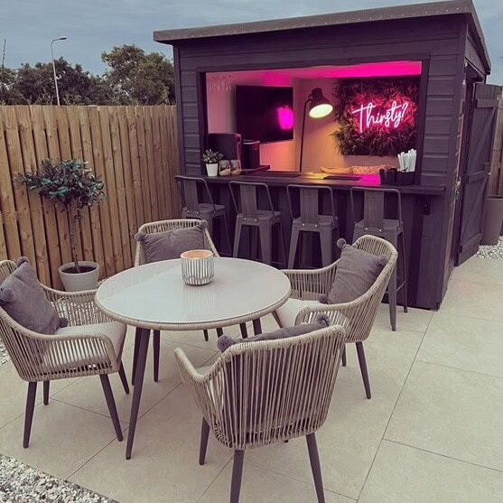 outdoor patio neon sign for patio bar