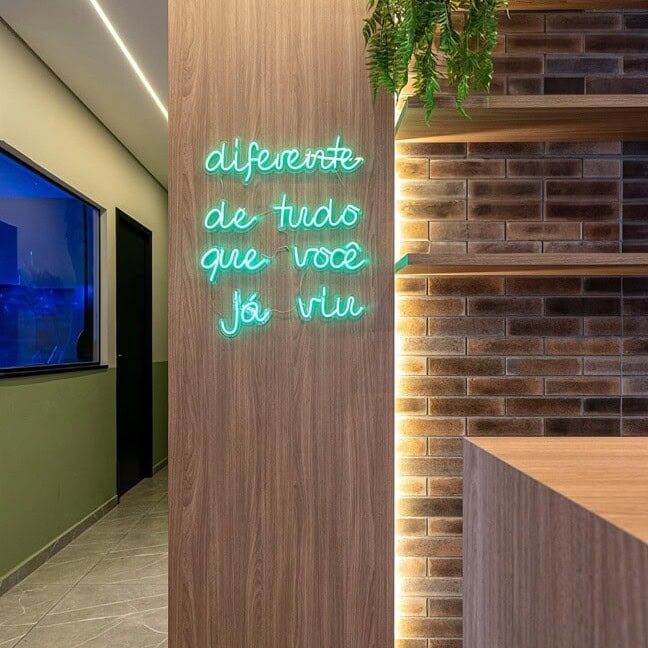 pet-clinic-and-pet-spa-led-neon-sign-for-pet-business
