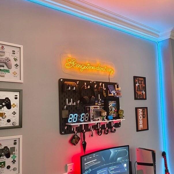 small-led-neon-sign-for-game-room-decor