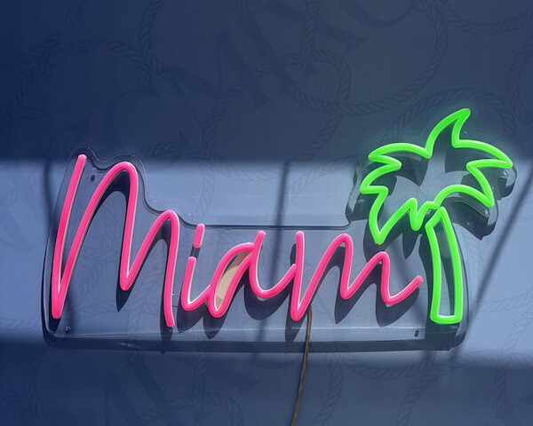 miami city neon sign summer vibe palm tree neon light